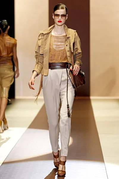 Look 24